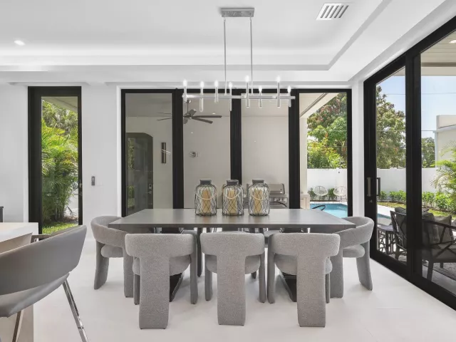 4-bedroom home for sale in Delray Beach - 731 SE 4th Avenue - MondialRealty