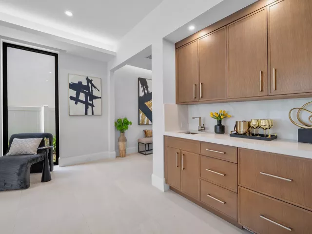 4-bedroom home for sale in Delray Beach - 731 SE 4th Avenue - MondialRealty