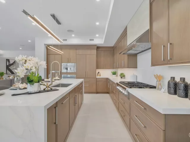 4-bedroom home for sale in Delray Beach - 731 SE 4th Avenue - MondialRealty