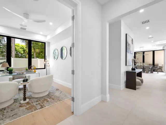 4-bedroom home for sale in Delray Beach - 731 SE 4th Avenue - MondialRealty