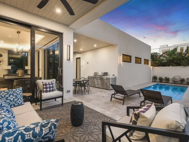 4-bedroom home for sale in Delray Beach - 731 SE 4th Avenue - MondialRealty
