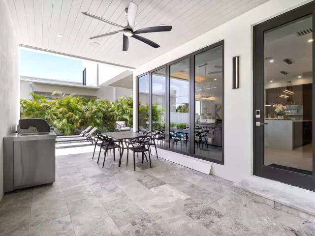 4-bedroom home for sale in Delray Beach - 731 SE 4th Avenue - MondialRealty