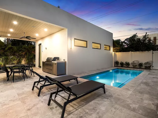 4-bedroom home for sale in Delray Beach - 731 SE 4th Avenue - MondialRealty