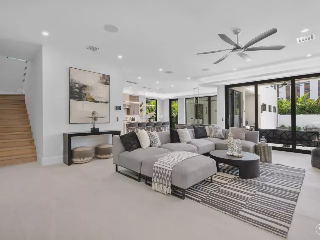 4-bedroom home for sale in Delray Beach - 731 SE 4th Avenue - MondialRealty