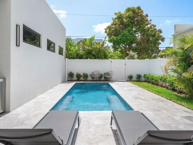 4-bedroom home for sale in Delray Beach - 731 SE 4th Avenue - MondialRealty