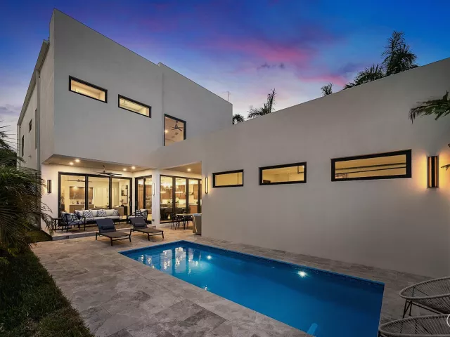 4-bedroom home for sale in Delray Beach - 731 SE 4th Avenue - MondialRealty