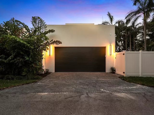 4-bedroom home for sale in Delray Beach - 731 SE 4th Avenue - MondialRealty