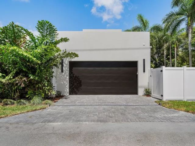 4-bedroom home for sale in Delray Beach - 731 SE 4th Avenue - MondialRealty