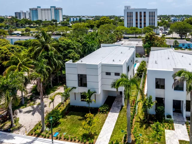 4-bedroom home for sale in Delray Beach - 731 SE 4th Avenue - MondialRealty