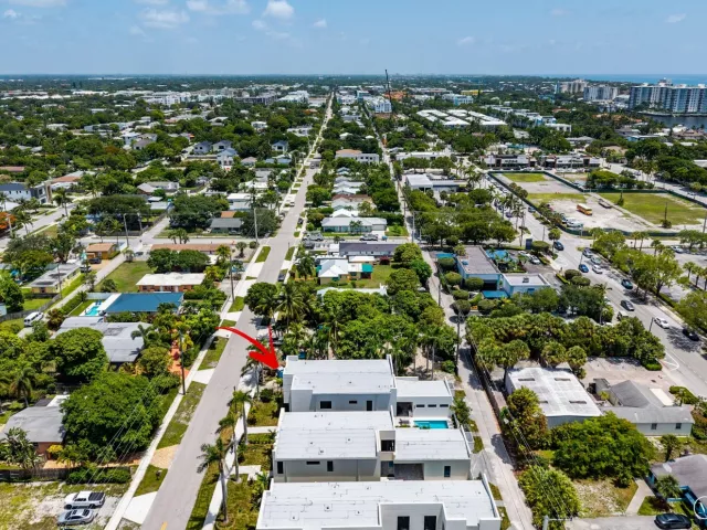 4-bedroom home for sale in Delray Beach - 731 SE 4th Avenue - MondialRealty