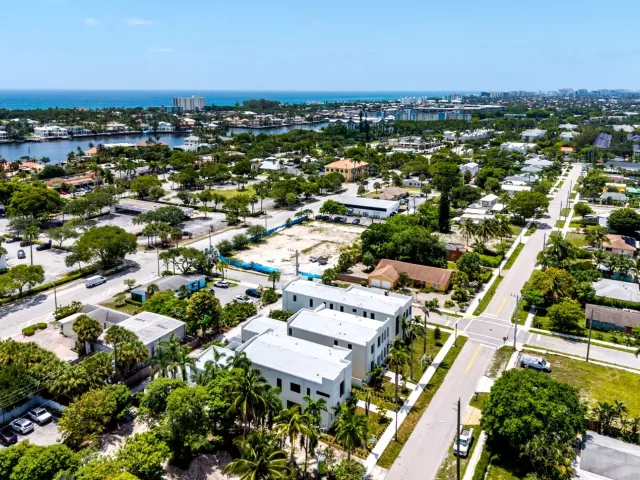 4-bedroom home for sale in Delray Beach - 731 SE 4th Avenue - MondialRealty