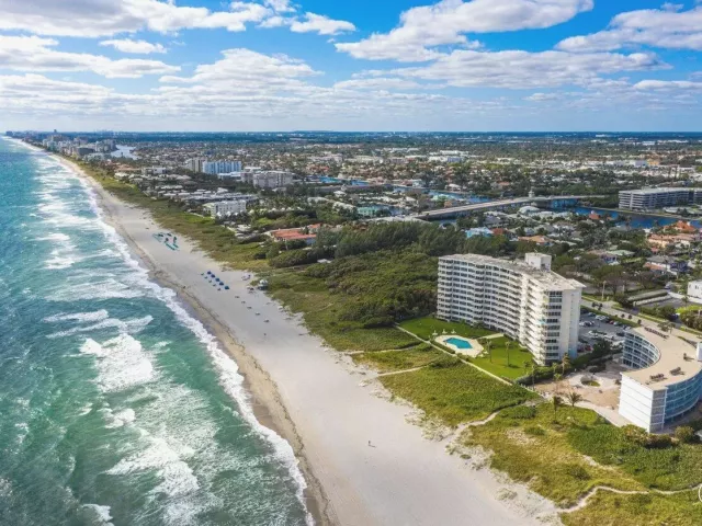 4-bedroom home for sale in Delray Beach - 731 SE 4th Avenue - MondialRealty