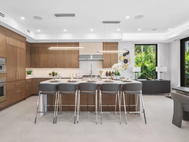4-bedroom home for sale in Delray Beach - 731 SE 4th Avenue - MondialRealty