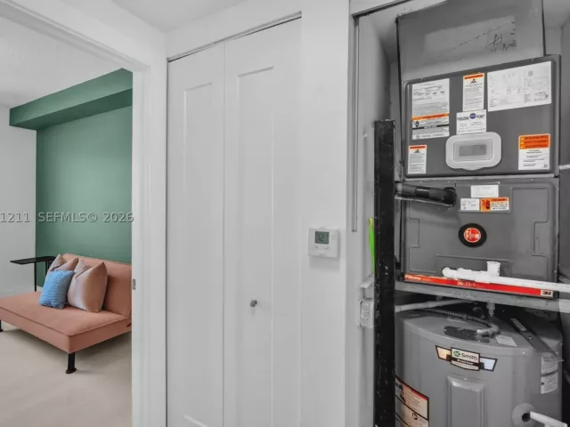 2-bedroom condo for sale in Aventura - 18800 NE 29th Ave 517 (Fully Renovated) - MondialRealty