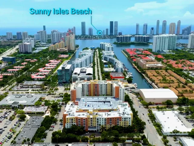 2-bedroom condo for sale in Aventura - 18800 NE 29th Ave 517 (Fully Renovated) - MondialRealty