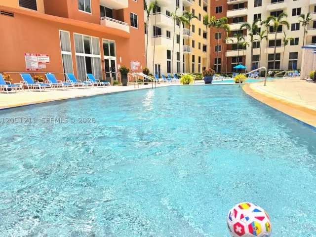 2-bedroom condo for sale in Aventura - 18800 NE 29th Ave 517 (Fully Renovated) - MondialRealty