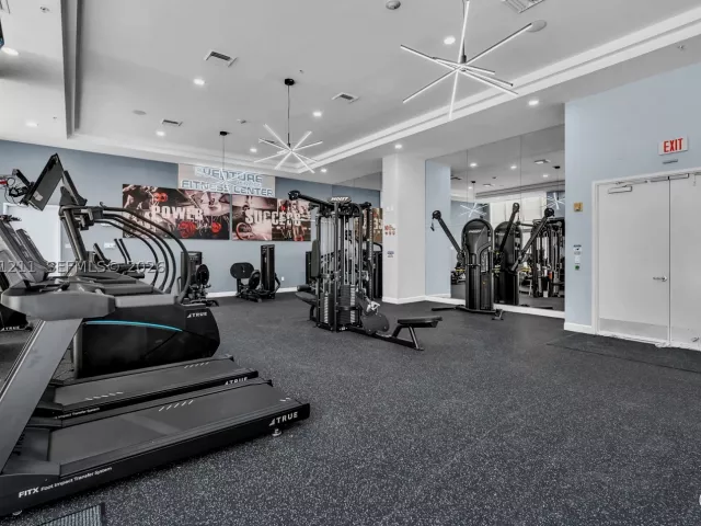 2-bedroom condo for sale in Aventura - 18800 NE 29th Ave 517 (Fully Renovated) - MondialRealty
