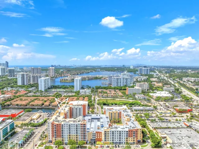 2-bedroom condo for sale in Aventura - 18800 NE 29th Ave 517 (Fully Renovated) - MondialRealty