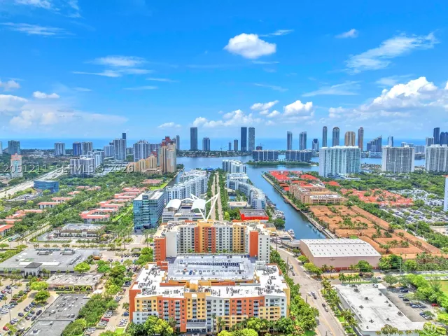 2-bedroom condo for sale in Aventura - 18800 NE 29th Ave 517 (Fully Renovated) - MondialRealty