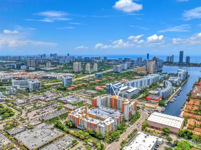 2-bedroom condo for sale in Aventura - 18800 NE 29th Ave 517 (Fully Renovated) - MondialRealty