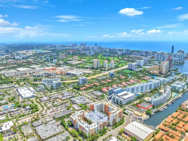 2-bedroom condo for sale in Aventura - 18800 NE 29th Ave 517 (Fully Renovated) - MondialRealty