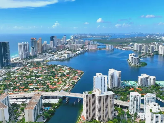2-bedroom condo for sale in Aventura - 18800 NE 29th Ave 517 (Fully Renovated) - MondialRealty