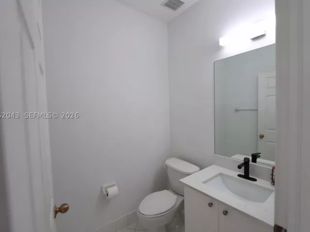 4-bedroom home for rent in Miami - 8836 SW 221 Terr N/A - MondialRealty