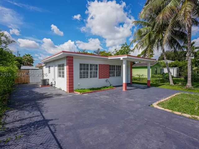 4-bedroom home for sale in Miami - 2002 NW 87th St - MondialRealty