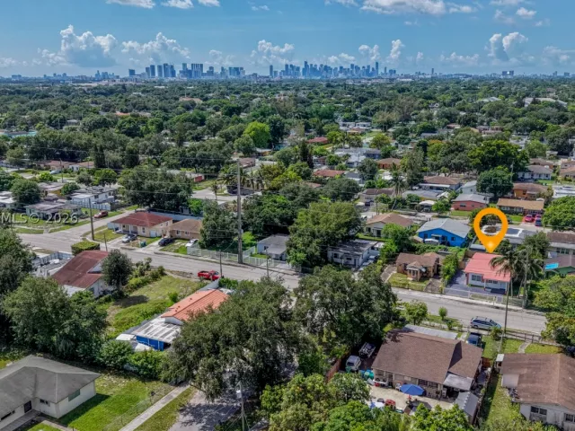 4-bedroom home for sale in Miami - 2002 NW 87th St - MondialRealty