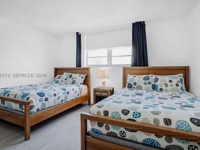 2-bedroom condo for sale in Hollywood - 4001 S Ocean Dr 12P - MondialRealty