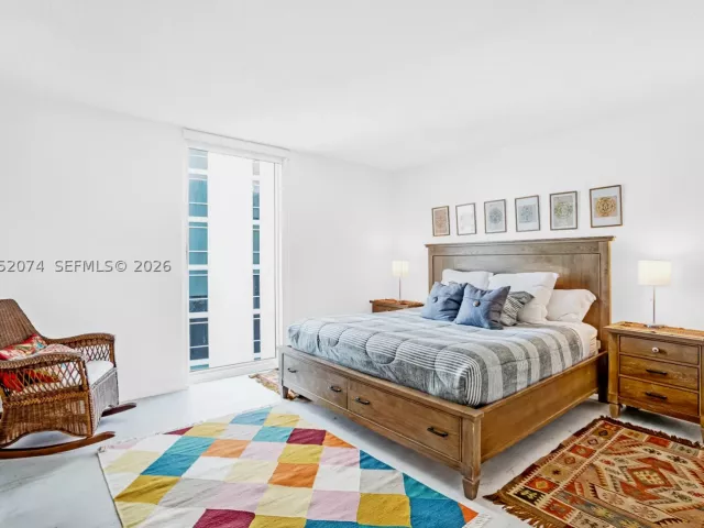2-bedroom condo for sale in Hollywood - 4001 S Ocean Dr 12P - MondialRealty