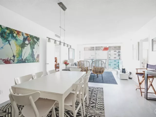 2-bedroom condo for sale in Hollywood - 4001 S Ocean Dr 12P - MondialRealty