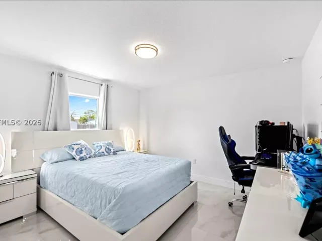 3-bedroom home for sale in West Palm Beach - 4317 Vicliff Rd - MondialRealty