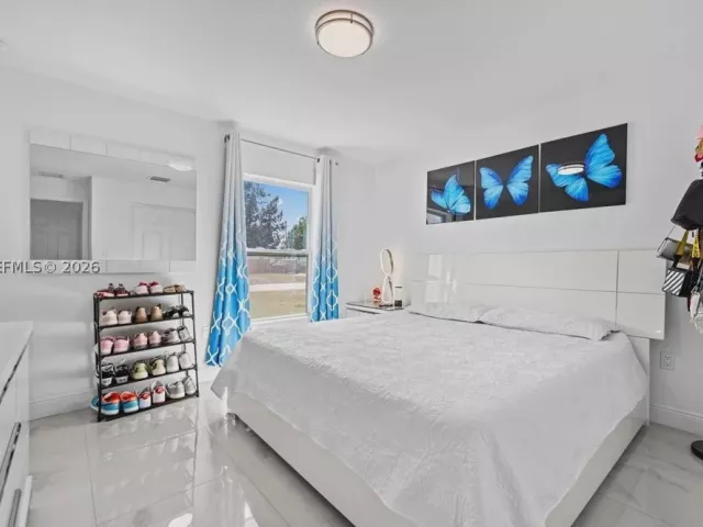 3-bedroom home for sale in West Palm Beach - 4317 Vicliff Rd - MondialRealty