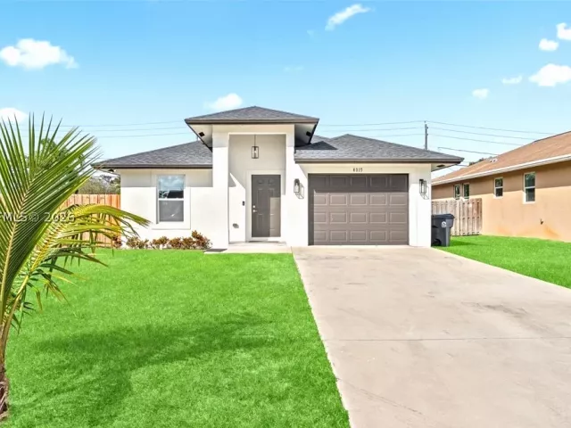 3-bedroom home for sale in West Palm Beach - 4317 Vicliff Rd - MondialRealty