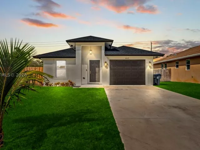 3-bedroom home for sale in West Palm Beach - 4317 Vicliff Rd - MondialRealty
