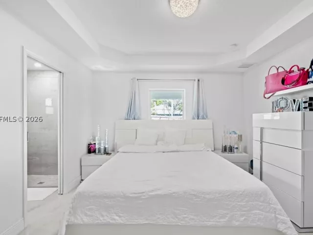3-bedroom home for sale in West Palm Beach - 4317 Vicliff Rd - MondialRealty