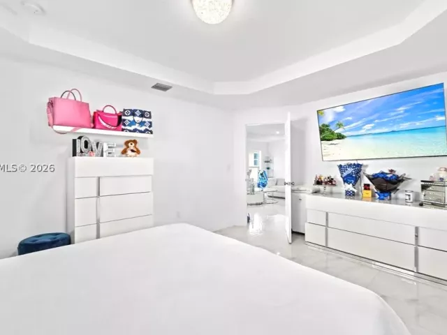 3-bedroom home for sale in West Palm Beach - 4317 Vicliff Rd - MondialRealty