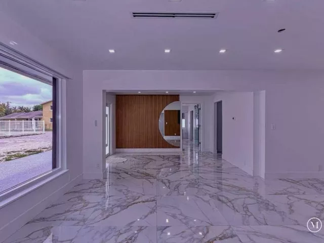 4-bedroom home for sale in West Palm Beach - 696 Arlington Drive - MondialRealty