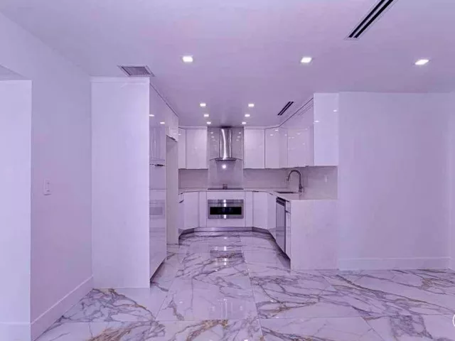 4-bedroom home for sale in West Palm Beach - 696 Arlington Drive - MondialRealty