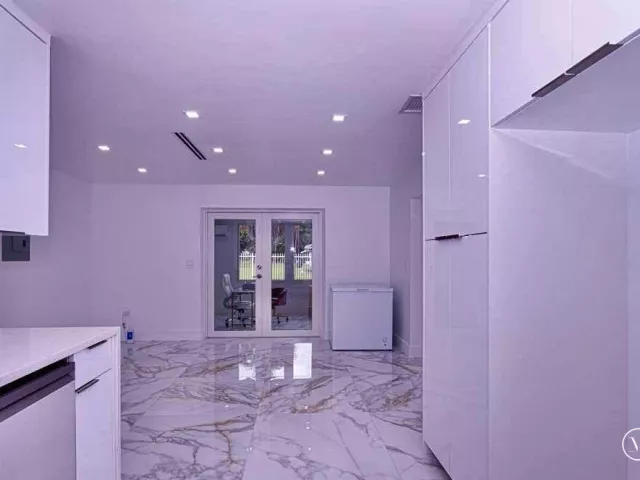 4-bedroom home for sale in West Palm Beach - 696 Arlington Drive - MondialRealty