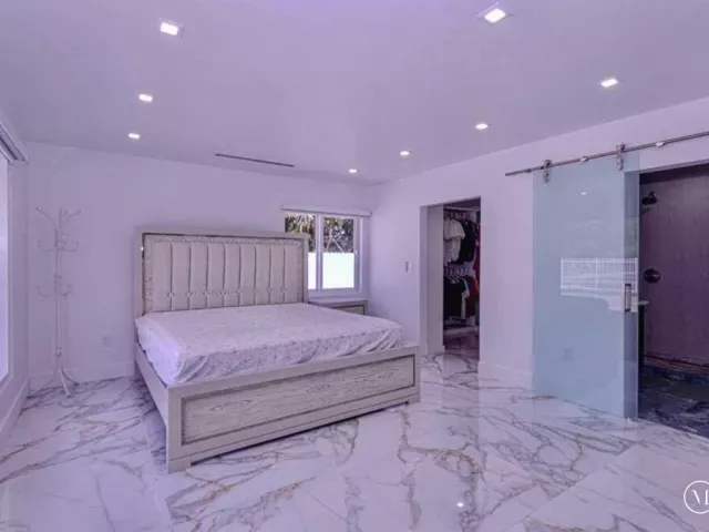 4-bedroom home for sale in West Palm Beach - 696 Arlington Drive - MondialRealty
