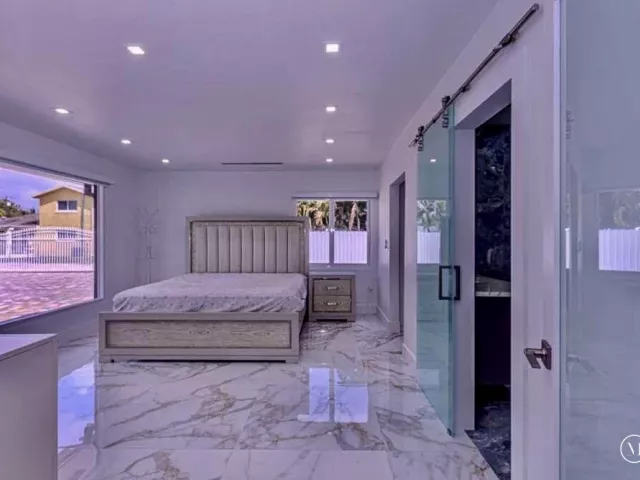4-bedroom home for sale in West Palm Beach - 696 Arlington Drive - MondialRealty