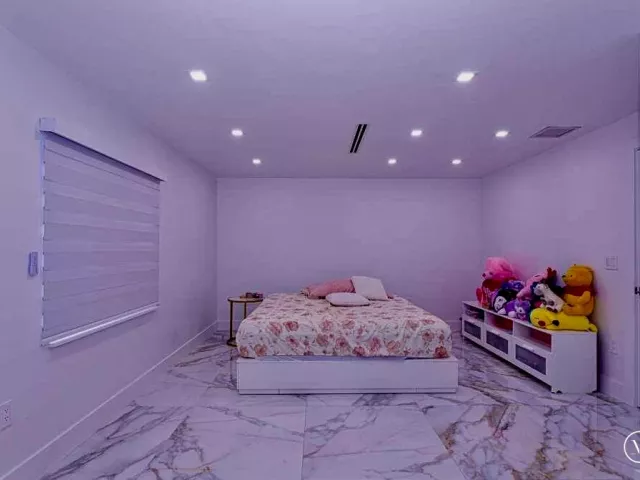 4-bedroom home for sale in West Palm Beach - 696 Arlington Drive - MondialRealty