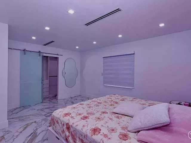 4-bedroom home for sale in West Palm Beach - 696 Arlington Drive - MondialRealty