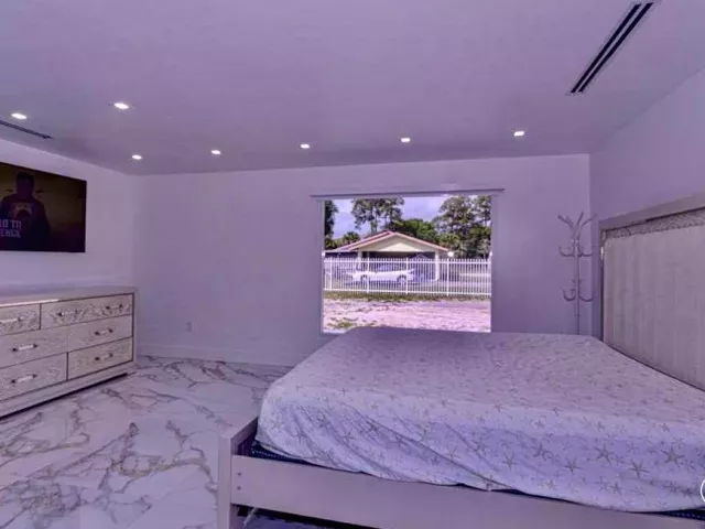 4-bedroom home for sale in West Palm Beach - 696 Arlington Drive - MondialRealty