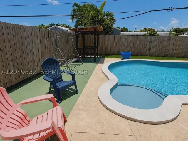 4-bedroom home for sale in Miami - 10730 SW 52nd Ter - MondialRealty