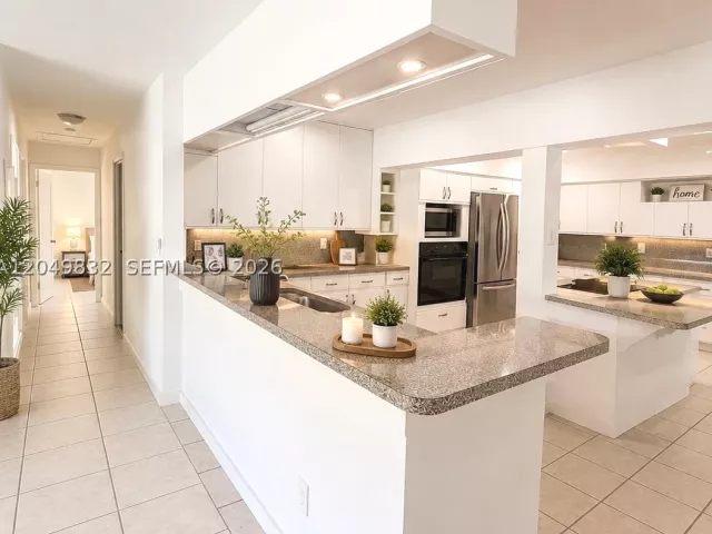 4-bedroom home for sale in Miami - 10730 SW 52nd Ter - MondialRealty