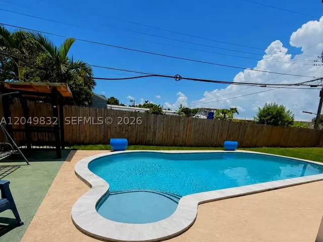 4-bedroom home for sale in Miami - 10730 SW 52nd Ter - MondialRealty