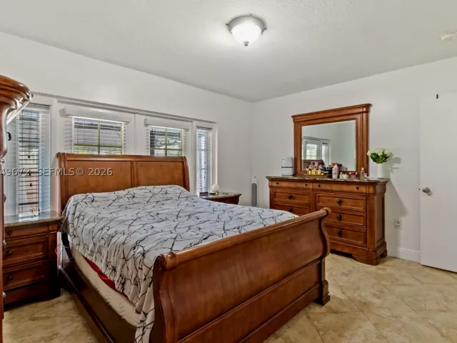 4-bedroom home for rent in Miami - 3344 SW 156th Ct 3344 - MondialRealty